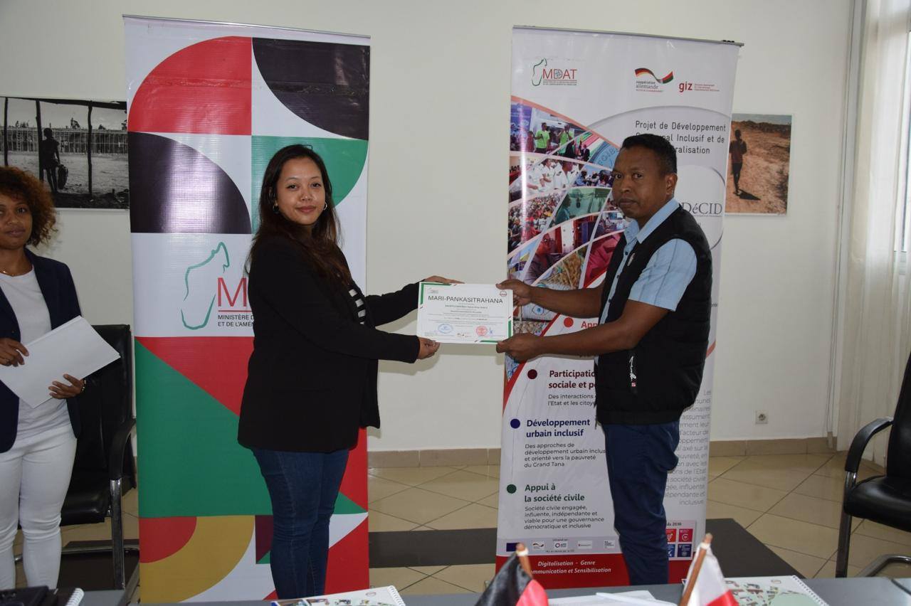 photo16162025_1616_9